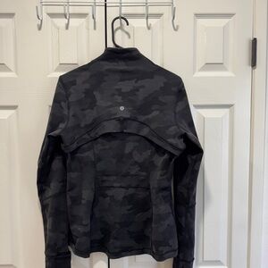 Lululemon Athletica Black Performance Jacket with Structured Design